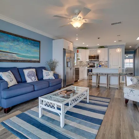 Perfect Beach Getaway With Bay Views & Boat Dock & Trailer Parking